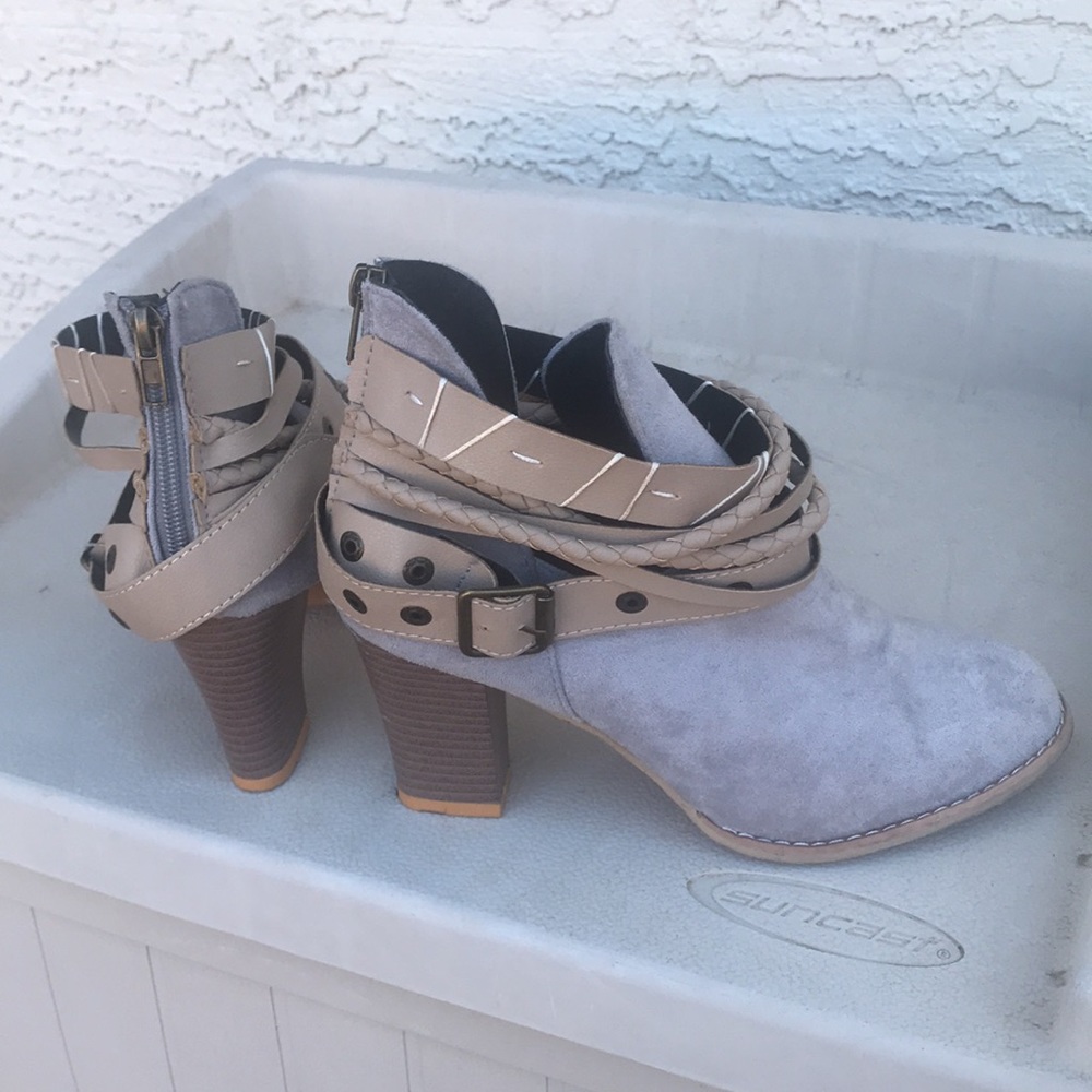 Women’s Booties - Picture 3 of 3